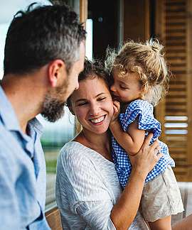 Familienmoment im Haus
